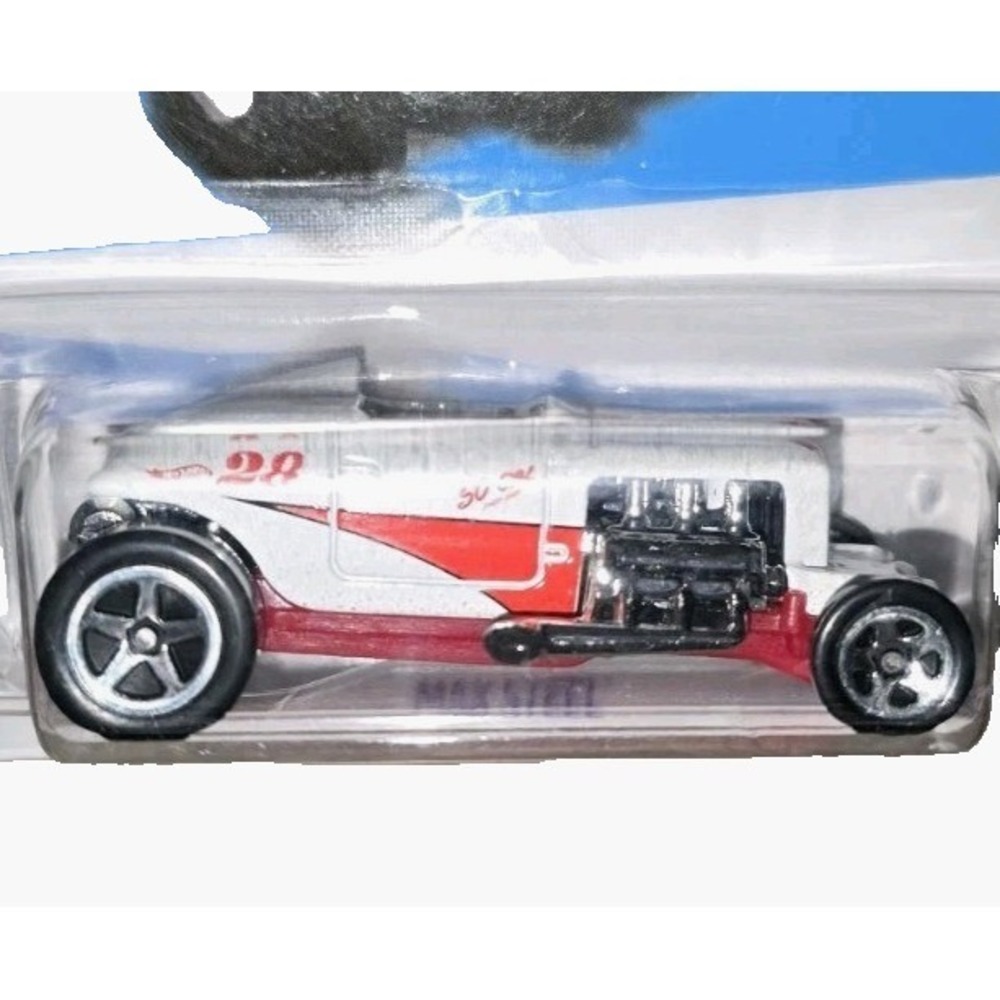 New lot of doubles 2021 HOT WHEELS SUPER CUSTOM- MAX Steel Red White